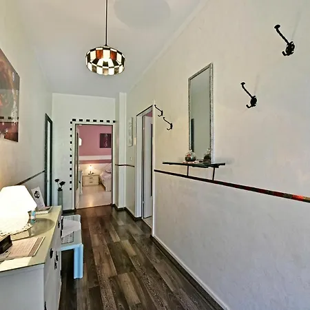 Laguna Apartment
