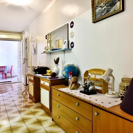 Laguna Apartment